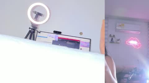 Lana online show from April 21, 9:05 am