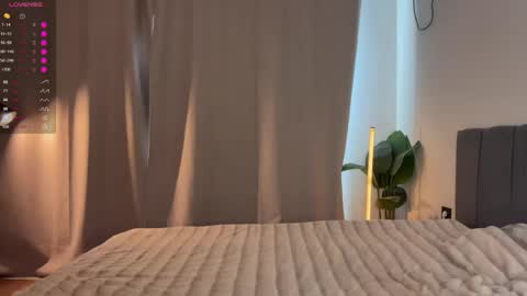 Cleo online show from April 23, 12:01 pm