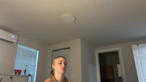 lanademira online show from April 27, 8:06 pm