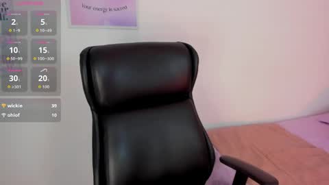 LanaJones online show from April 18, 7:07 pm