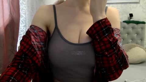 langoria online show from February 22, 12:06 pm