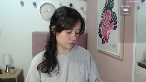 Snapshot of lanna_mills chatting on October 10, 1:05 pm Lanna online show from October 10, 1:05 pm