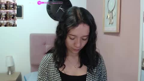 Snapshot of lanna_mills chatting on January 9, 1:45 pm Lanna online show from January 9, 1:45 pm
