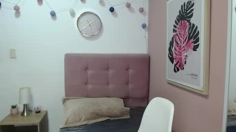 Lanna online show from March 18, 1:27 pm