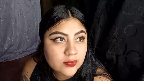 lapeligrosa_ online show from March 13, 10:11 pm