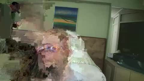 laquail online show from April 28, 7:23 am