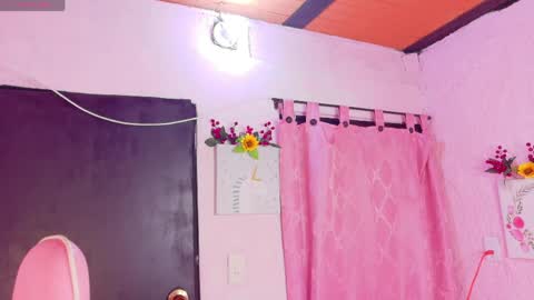 LARA online show from April 24, 7:05 pm