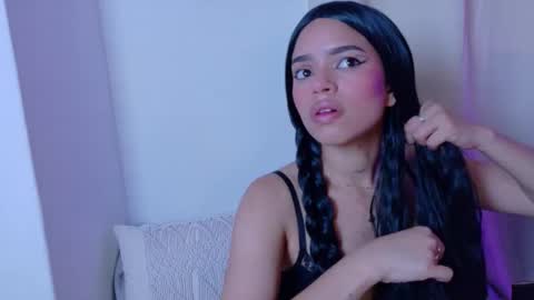 Snapshot of lara_gil_ chatting on September 13, 1:52 pm Lara Gill online show from September 13, 1:52 pm