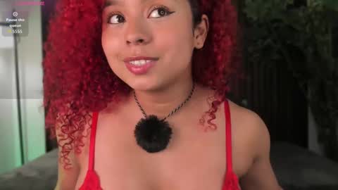 Snapshot of lara_jones_ chatting on September 20, 10:08 pm Lara online show from September 20, 10:08 pm