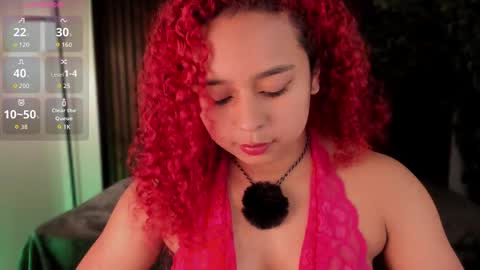 Snapshot of lara_jones_ chatting on September 22, 7:56 pm Lara online show from September 22, 7:56 pm