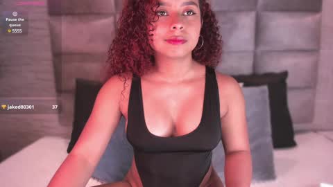 Snapshot of lara_jones_ chatting on January 24, 3:32 am Lara online show from January 24, 3:32 am