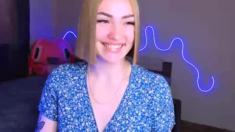 Snapshot of larakrein_lk chatting on September 15, 11:18 am LaraKrein lk online show from September 15, 11:18 am