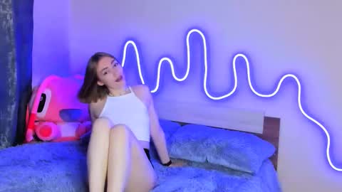 Snapshot of larakrein_lk chatting on September 23, 2:26 pm LaraKrein lk online show from September 23, 2:26 pm