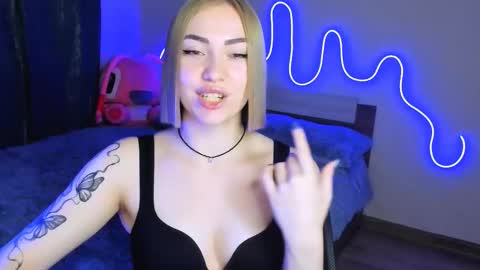 Snapshot of larakrein_lk chatting on September 30, 8:03 pm LaraKrein lk online show from September 30, 8:03 pm