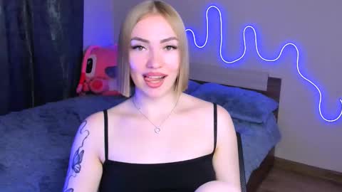 Snapshot of larakrein_lk chatting on September 9, 2:50 pm LaraKrein lk online show from September 9, 2:50 pm