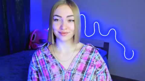 Snapshot of larakrein_lk chatting on October 9, 4:22 pm LaraKrein lk online show from October 9, 4:22 pm