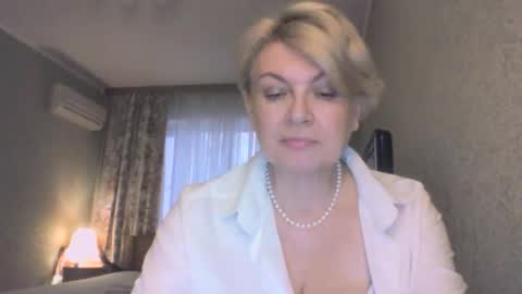 laramrs online show from April 27, 5:43 pm