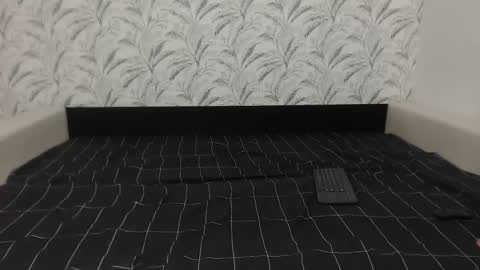 larataylorrr online show from November 18, 6:47 am