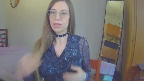 Snapshot of larawintersxxx chatting on February 23, 2:39 pm larawintersxxx online show from February 23, 2:39 pm