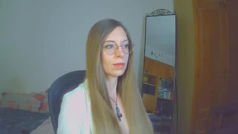 Snapshot of larawintersxxx chatting on September 16, 7:33 pm larawintersxxx online show from September 16, 7:33 pm