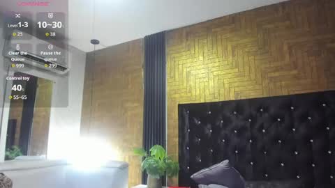       online show from April 26, 8:06 pm