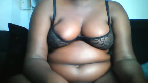 Snapshot of lasisi_ chatting on February 2, 5:37 pm Lasisi online show from February 2, 5:37 pm