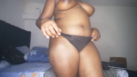 Snapshot of lasisi_ chatting on February 9, 10:11 pm Lasisi online show from February 9, 10:11 pm