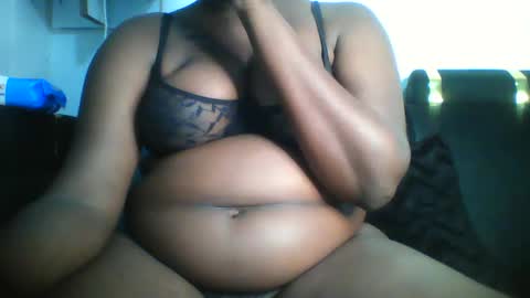 Snapshot of lasisi_ chatting on February 7, 6:56 pm Lasisi online show from February 7, 6:56 pm