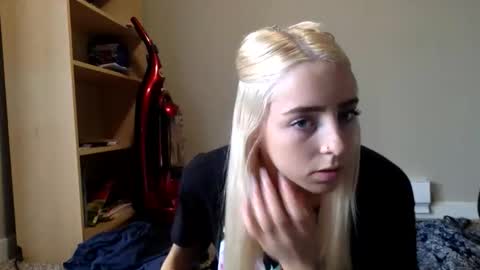 Roxy blue online show from March 6, 9:21 pm