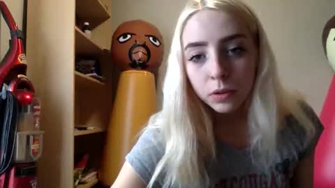 Roxy blue online show from March 12, 5:37 pm