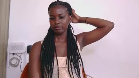 latiffaah_xx online show from February 10, 11:57 am