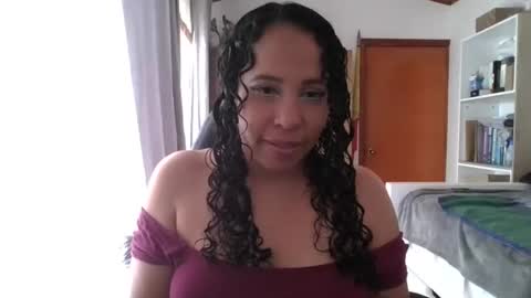 Snapshot of latina_hot84 chatting on January 3, 2:19 pm Mercedes online show from January 3, 2:19 pm