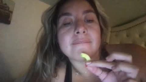 latinalinda02 online show from September 26, 3:26 am