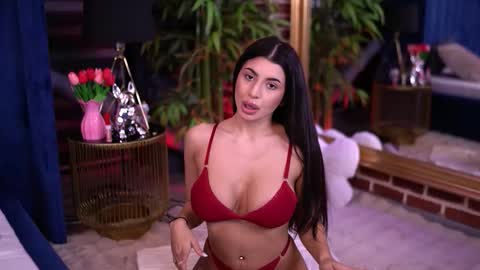 Latina online show from February 2, 9:03 pm