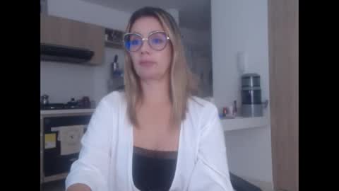 latinpaprika online show from March 11, 9:02 am