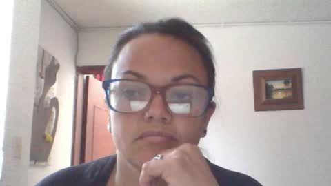 Laura online show from February 10, 9:51 pm