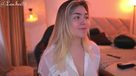 Laura online show from October 2, 5:51 pm