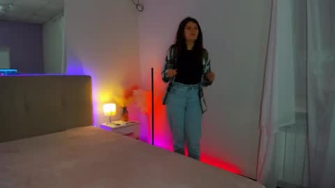 Laura online show from October 3, 6:07 am