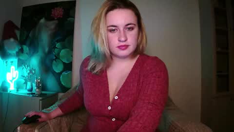 Laura  Nelson online show from November 9, 8:49 pm