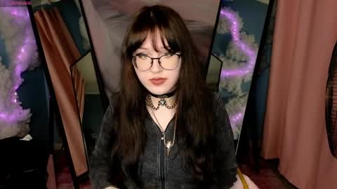 laura__wilson online show from April 8, 1:57 pm