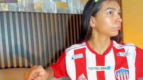 Laura online show from December 16, 12:44 pm