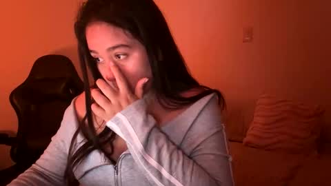 laura online show from February 19, 2:44 am