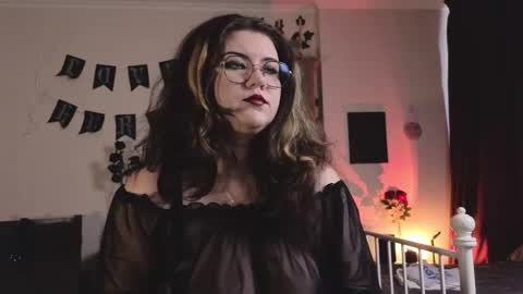 Miss Laura online show from February 13, 9:55 am