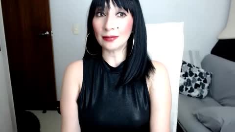 Laura online show from February 27, 12:10 am