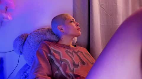 Laura Rose online show from January 5, 11:52 pm