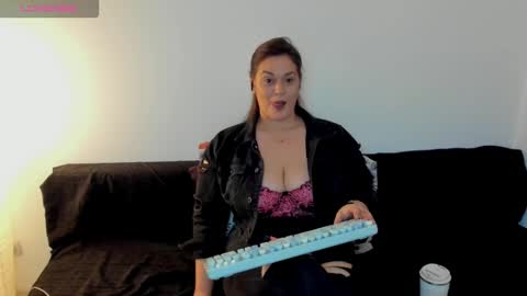 Laura online show from March 6, 9:32 pm