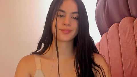 LAURA SOE online show from April 26, 7:00 pm