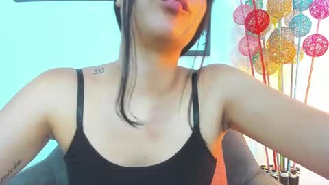 LAURA SOE online show from February 26, 5:21 pm