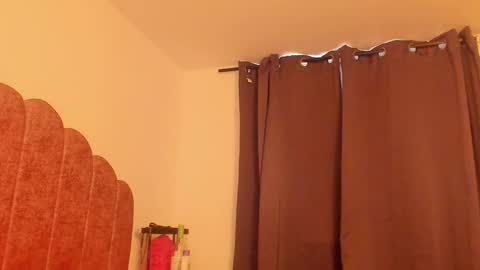 LAURA SOE online show from December 19, 10:24 pm