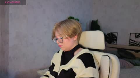 Laura online show from March 7, 8:21 am